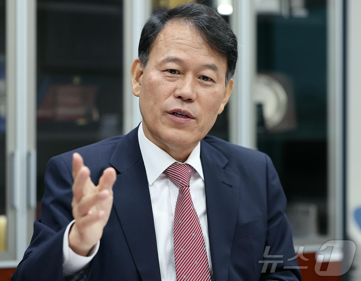 본문 이미지 - 국회 정무위원회 위원장인 윤한홍 국민의힘 의원이 24일 서울 영등포구 여의도 국회의원회관에서 뉴스1과 인터뷰를 하고 있다. 2025.9.24/뉴스1 ⓒ News1 김진환 기자