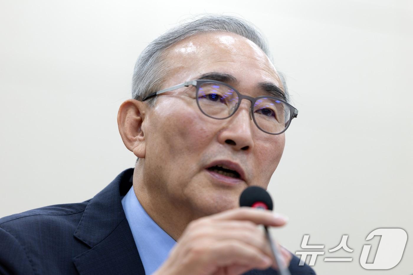 24일 서울 여의도 국회에서 열린 제429회국회(정기회) 국회 과학기술정보방송통신위원회 대규모 해킹사고(통신·금융) 관련 청문회에 출석한 김영섭 KT 대표가 의원 질의에 답변하고 있다. 2025.9.24/뉴스1 ⓒ News1 이승배 기자