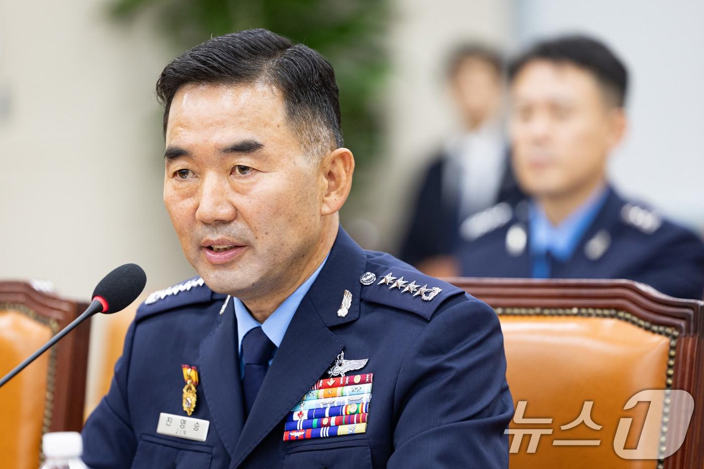 진영승 합동참모의장 후보자가 24일 서울 여의도 국회에서 열린 국방위원회의 합동참모의장후보자 인사청문회에 출석해 의원 질의에 답하고 있다. 2025.9.24/뉴스1 ⓒ News1 유승관 기자