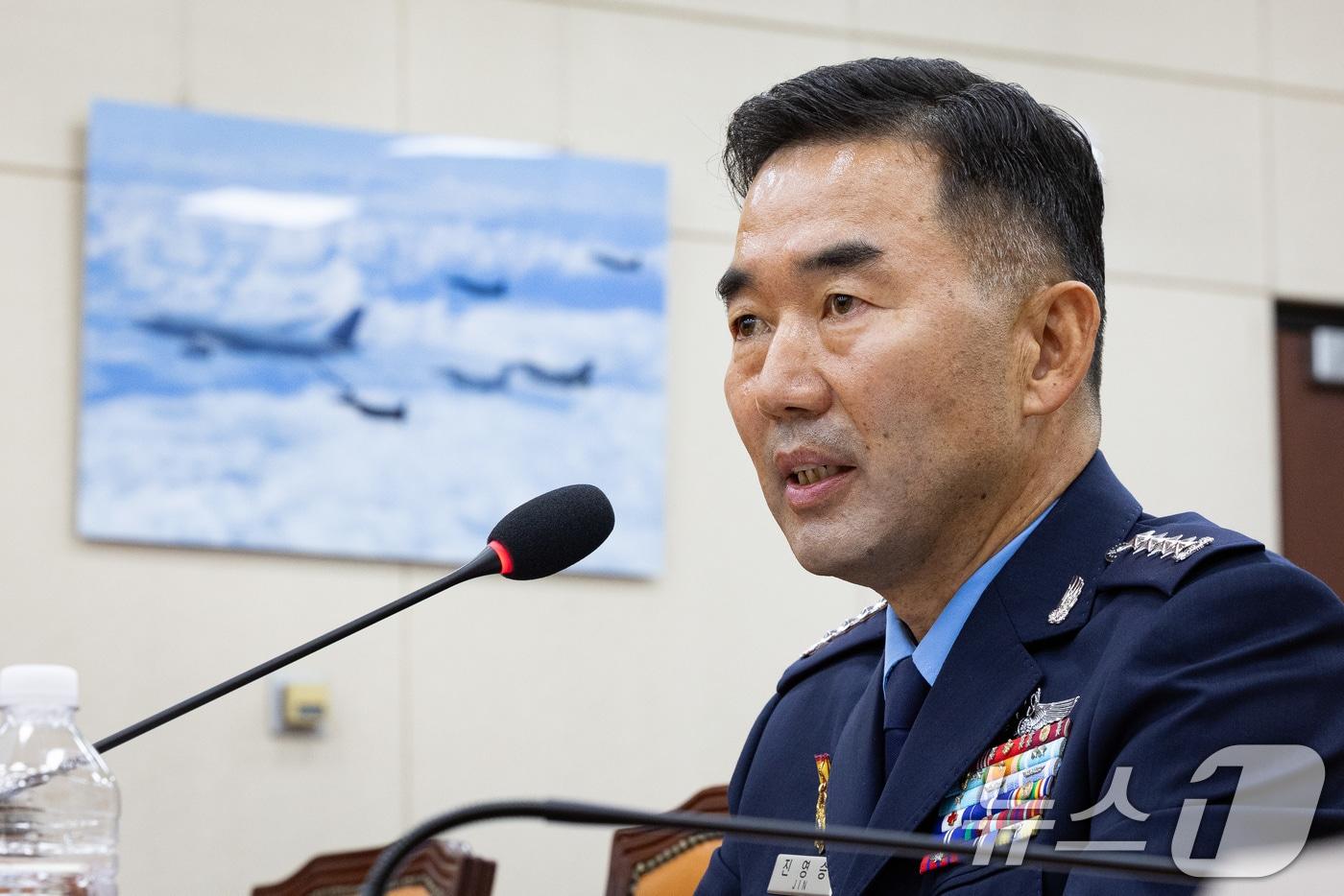 진영승 합동참모의장 후보자가 24일 서울 여의도 국회에서 열린 국방위원회의 합동참모의장후보자 인사청문회에 출석해 의원 질의에 답하고 있다. 2025.9.24/뉴스1 ⓒ News1 유승관 기자