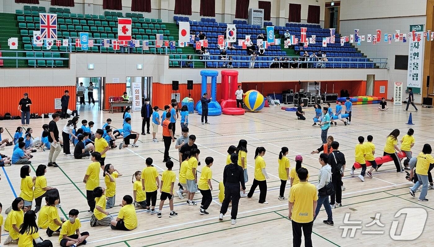 충북 괴산지역 8개 작은 초등학교가 어울림 운동회를 열었다.(괴산교육지원청 제공, 재판매 및 DB금지)/뉴스1