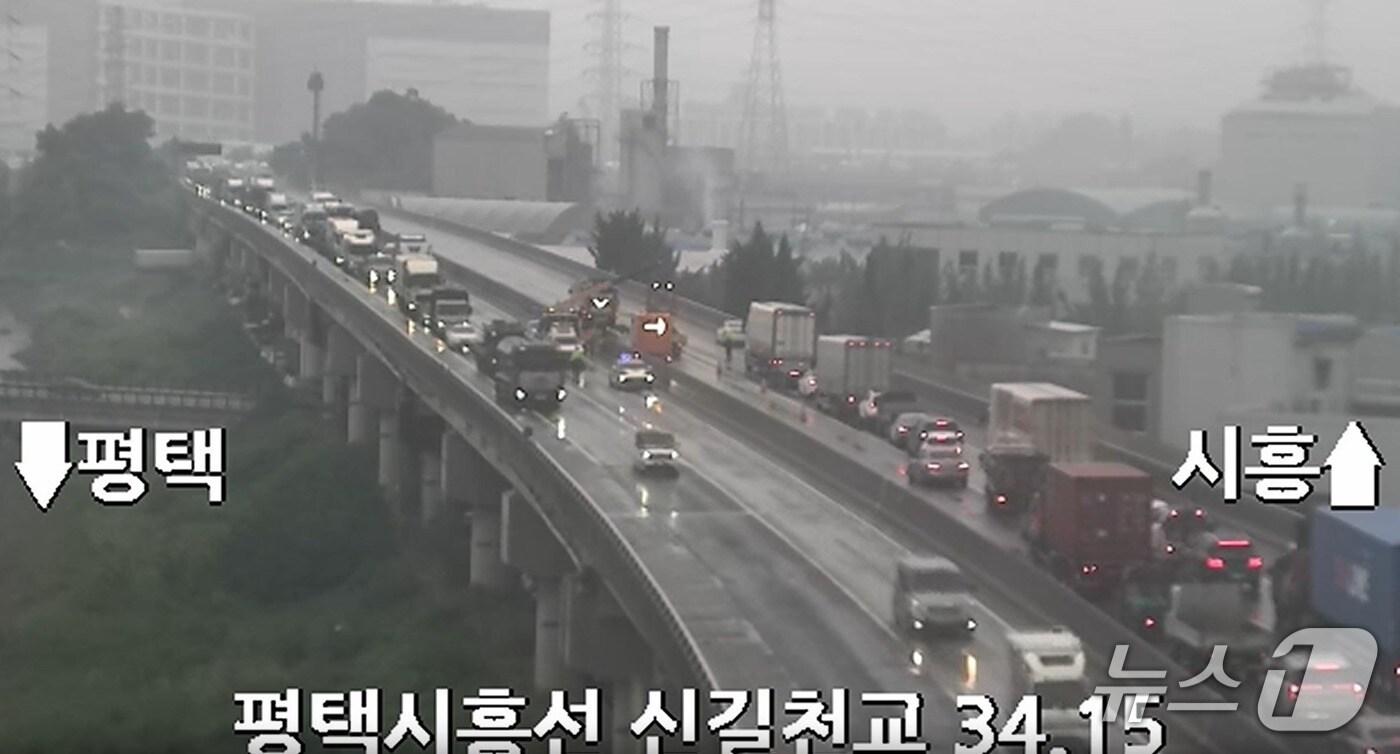 사고 현장. &#40;한국도로공사 CCTV 갈무리. 재판매 및 DB 금지&#41; 2025.9.24/뉴스1