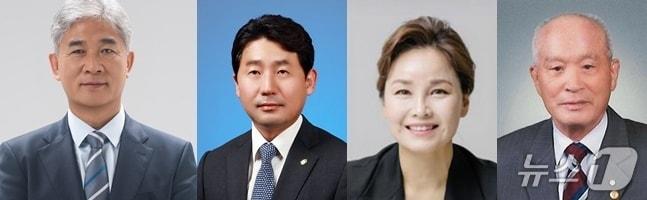 본문 이미지 - 제30회 자랑스러운 전북인 대상 수상자들. 왼쪽부터  혁신대상 강주일 씨, 경제대상 이주협 씨, 문화대상 임오경 씨, 나눔대상 김영일 씨 순.&#40;전북도 제공. 재판매 및 DB금지&#41;/뉴스1  