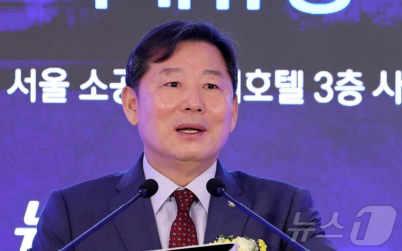 이철규 국민의힘 의원이 25일 서울 소공동 롯데호텔에서 &#39;AX 시대, 유통의 패러다임 전환&#39;을 주제로 열린 &#39;2025 뉴스1 미래유통혁신포럼&#40;RFIF&#41;&#39;에서 축사를 하고 있다. ⓒ News1 박지혜 기자