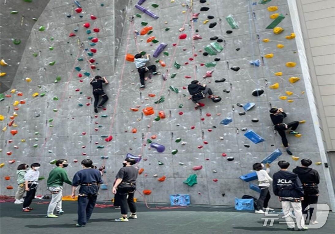 본문 이미지 - 영남알프스 복합웰컴센터 국제클라이밍장. (울주군 제공. 재판매 및 DB 금지) /뉴스1
