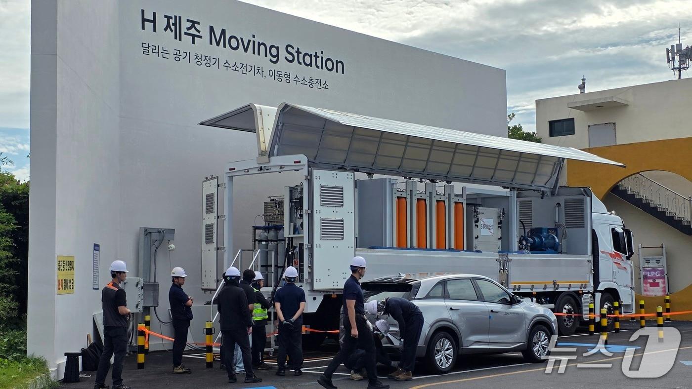 본문 이미지 - 제주시 도두동 개인택시조합 액화석유가스(LPG) 충전소 부지에 설치된 제주 2호 이동형 수소 충전소.(제주특별자치도 제공, 재판매 및 DB 금지)