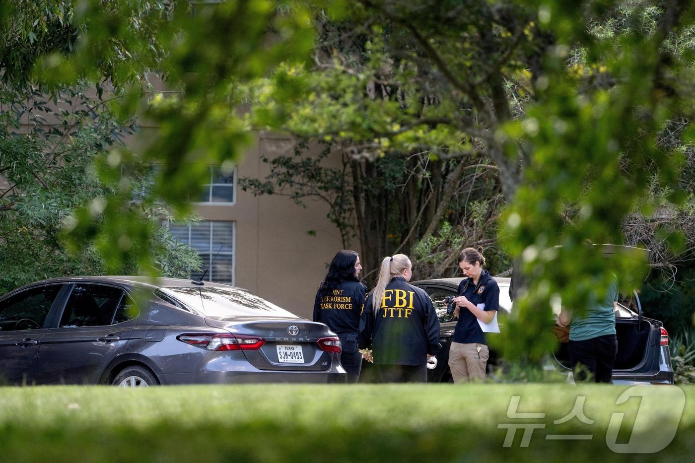 24일&#40;현지시간&#41; 미국 달라스 이민세관단속국&#40;ICE&#41; 지부 사무소에서 발생한 총격 사건의 범인으로 지목된 조슈아 안의 자택 앞. 2025. 09. 24. ⓒ 로이터=뉴스1 ⓒ News1 양은하 기자