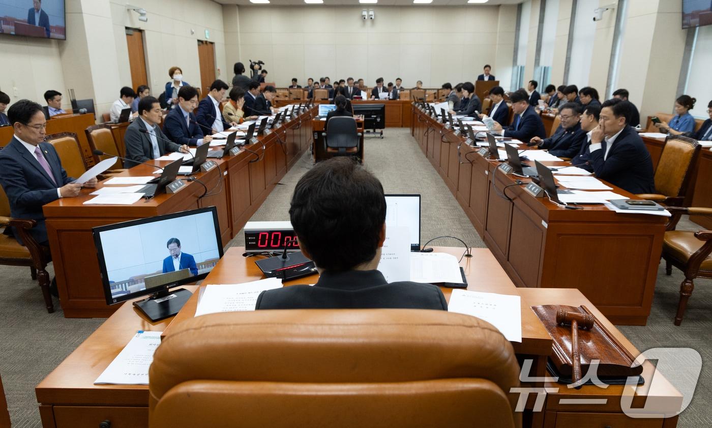 지난 25일 서울 여의도 국회에서 열린 제429회국회&#40;정기회&#41; 기획재정위원회 제2차 전체회의에서 임이자 위원장이 회의를 주재하고 있다. 2025.9.25/뉴스1 ⓒ News1 이승배 기자