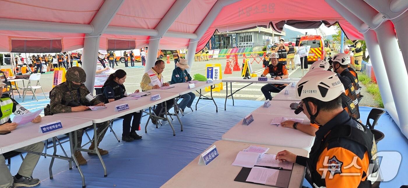 완도서 진행된 긴급구조 종합훈련.&#40;완도소방서 제공. 재판매 및 DB금지&#41; 2025.9.25/뉴스1