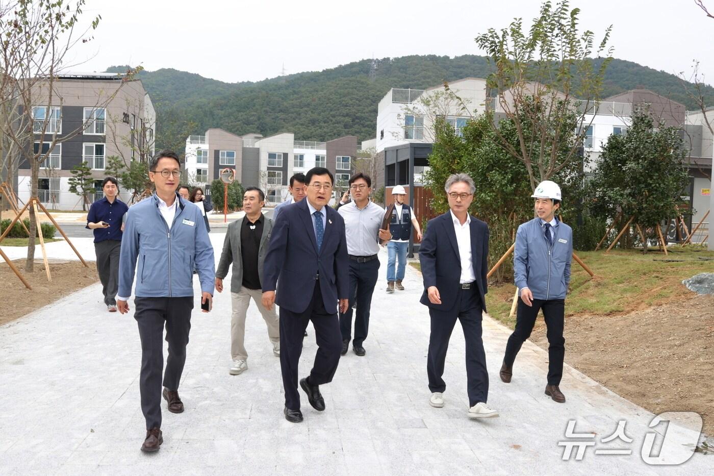 주낙영 경북 경주시장이  APEC 정상회의를 35일 앞두고 지원인력 등이 사용할 숙소를 점검하고 있다. (경주시 제공, 재판매 및 DB금지) 2025.9.25/뉴스1 