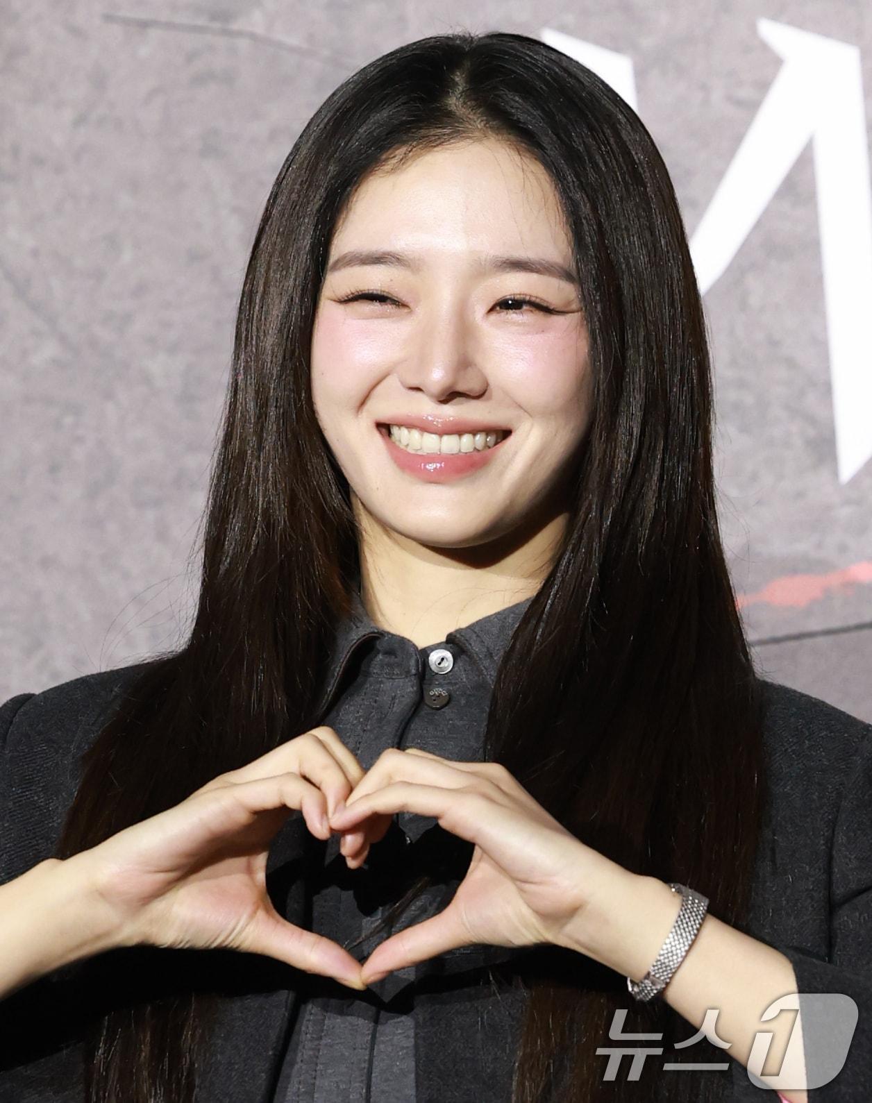 본문 이미지 - 배우 박규영이 25일 오후 서울 광진구 자양동 롯데시네마 건대입구점에서 열린 넷플릭스 영화 ‘사마귀’ 제작보고회에 참석해 포즈를 취하고 있다. 2025.9.25/뉴스1 ⓒ News1 권현진 기자