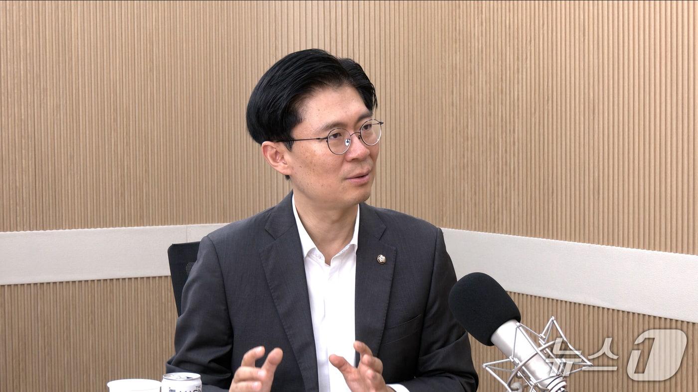 조정훈 국민의힘 의원이 25일 뉴스1TV &#39;팩트앤뷰&#39;에 출연해 질문에 답하고 있다.