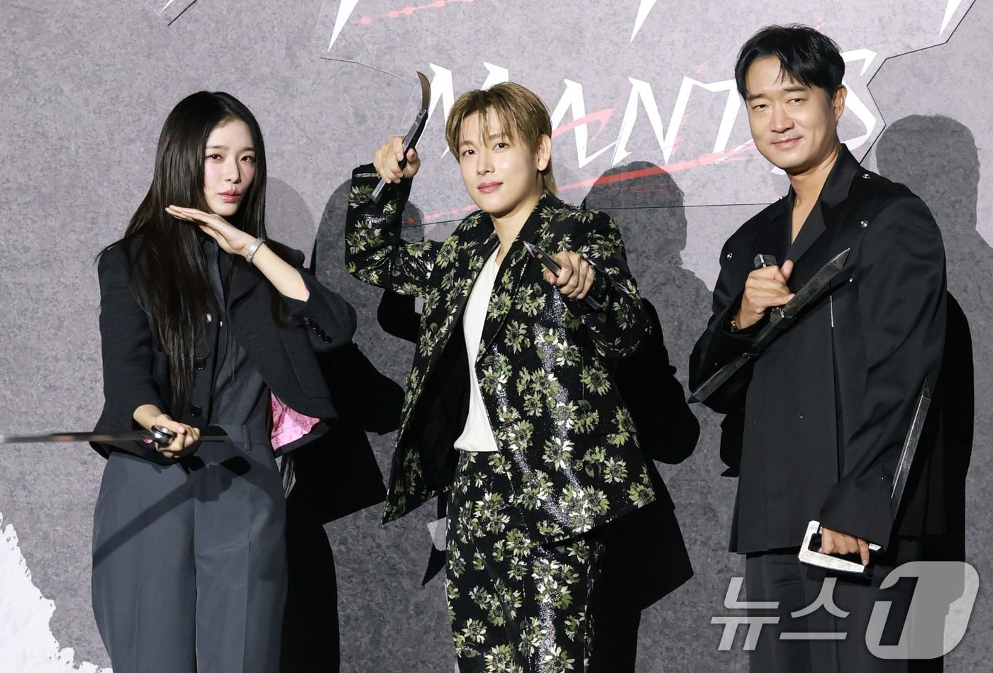 배우 박규영(왼쪽부터)과 임시완, 조우진이 25일 오후 서울 광진구 자양동 롯데시네마 건대입구점에서 열린 넷플릭스 영화 ‘사마귀’ 제작보고회에 참석해 포즈를 취하고 있다. 2025.9.25/뉴스1 ⓒ News1 권현진 기자