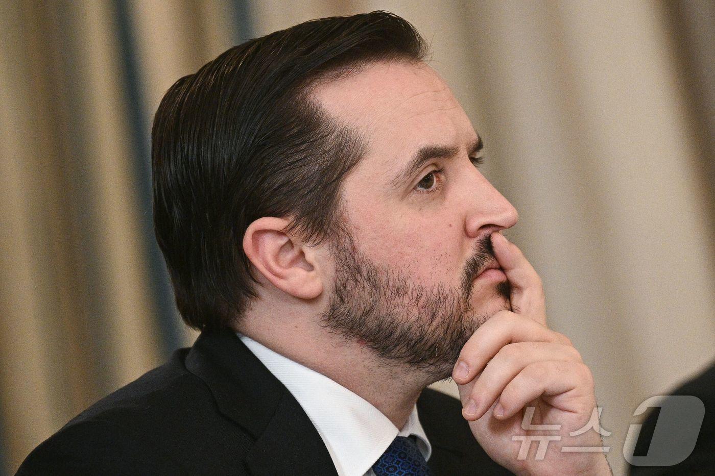 테일러 부도위치 백악관 공보담당인사 부비서실장이 지난 6월 워싱턴DC 백악관에서 열린 도널드 트럼프 대통령과의 '인베스트 아메리카' 원탁 토론에 참석했다. 2025.6.9 ⓒ AFP=뉴스1