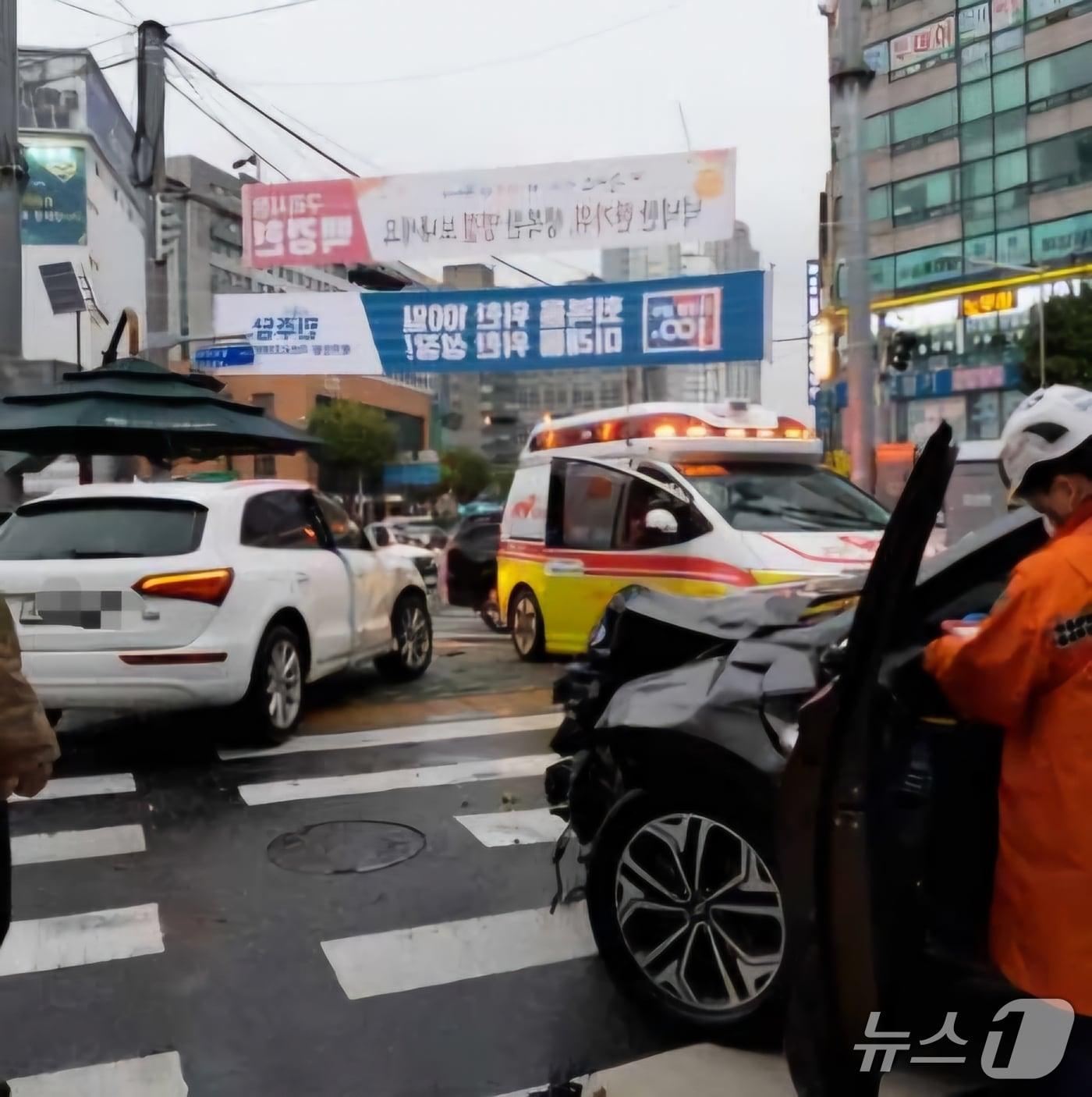 본문 이미지 - 사고 현장(경기 구리소방서 제공. 재판매 및 DB 금지)/뉴스1