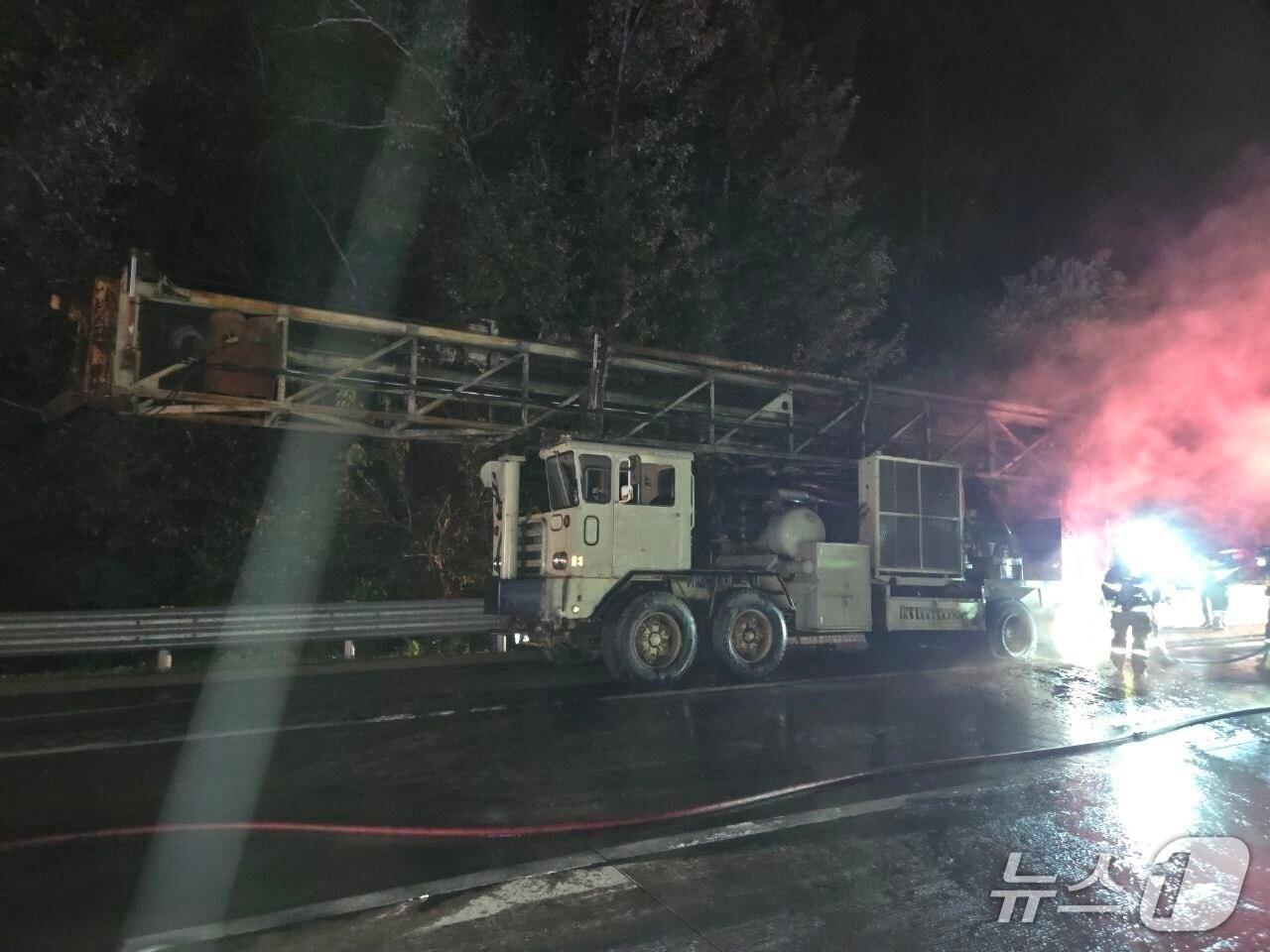 본문 이미지 - 화재 현장&#40;경기도소방재난본부 제공. 재판매 및 DB 금지&#41;/뉴스1