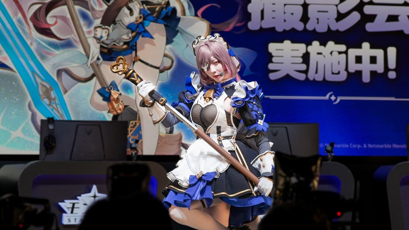 넷마블이 도쿄게임쇼(TGS) 현장에서 일본 인플루언서들과 '몬길:스타 다이브' 무대 이벤트를 진행했다.(넷마블 제공. 재판매 및 DB금지)2025.9.26/뉴스1