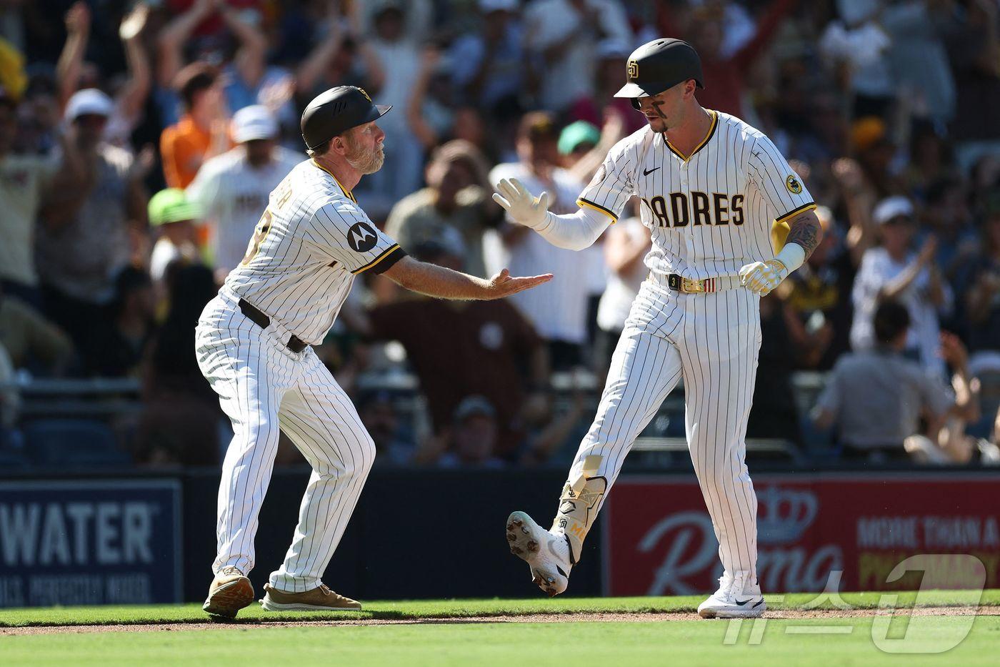 샌디에이고 파드리스와 시카고 컵스가 41년 만에 가을야구에서 격돌한다. ⓒ AFP=뉴스1