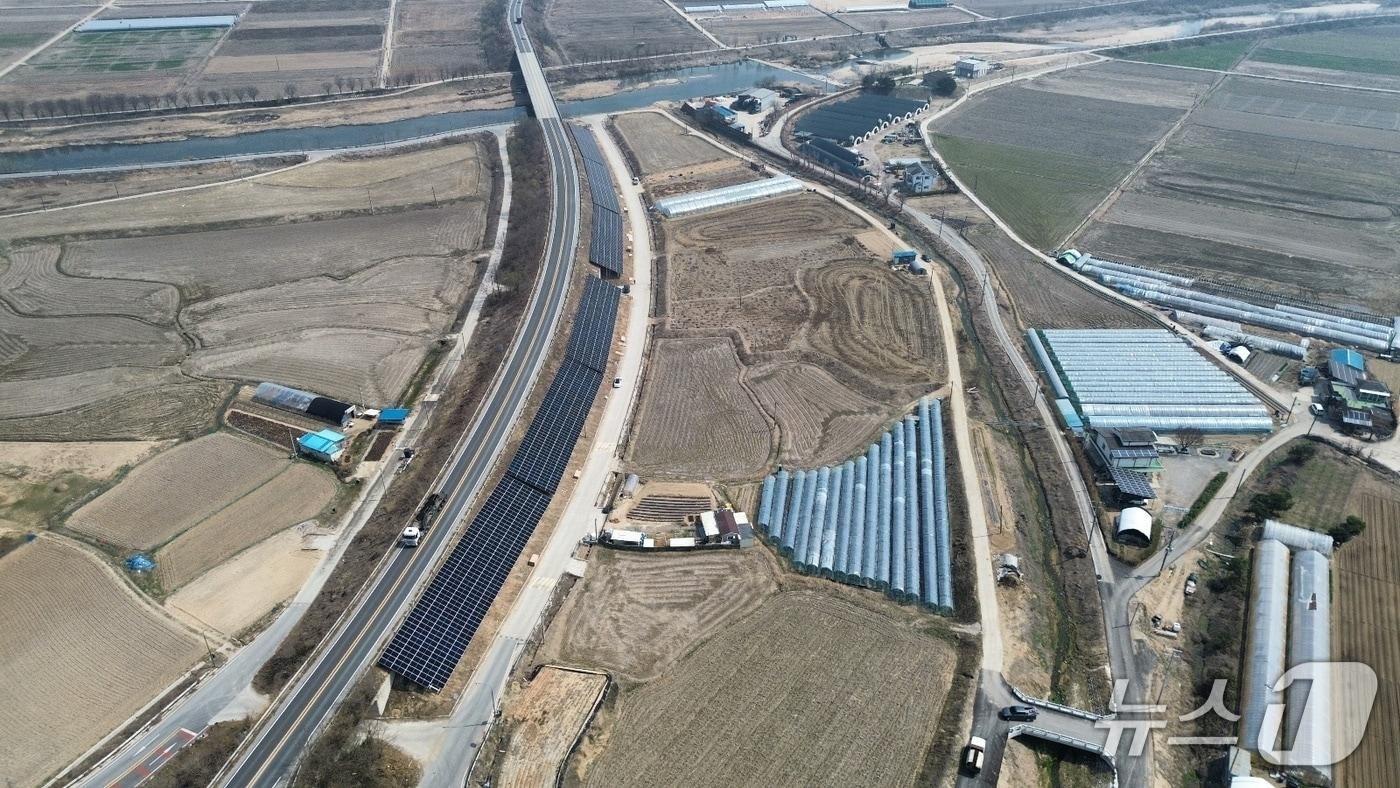 용인시 백암면 근삼리에 조성된 &#39;제1호 시민참여·공공협력 햇빛발전소&#39; 모습.&#40;용인시 제공&#41;