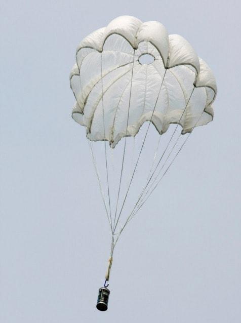 본문 이미지 - 캔 위성이 임무를 수행하는 모습 예시.&#40;우주항공청 제공&#41;