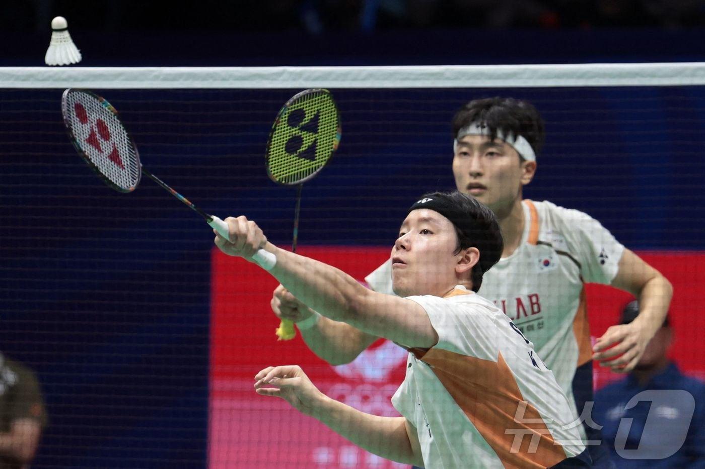 배드민턴 남자복식 세계랭킹 1위 서승재(앞)-김원호. ⓒ AFP=뉴스1