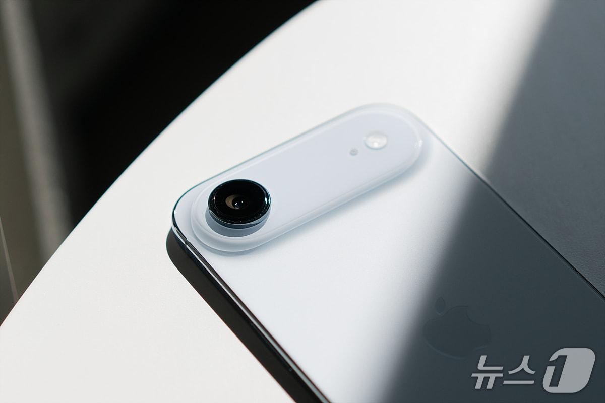 본문 이미지 - 애플의 새로운 라인업 &#39;아이폰 에어&#39; 2025.9.26/뉴스1 ⓒ News1 이기범 기자