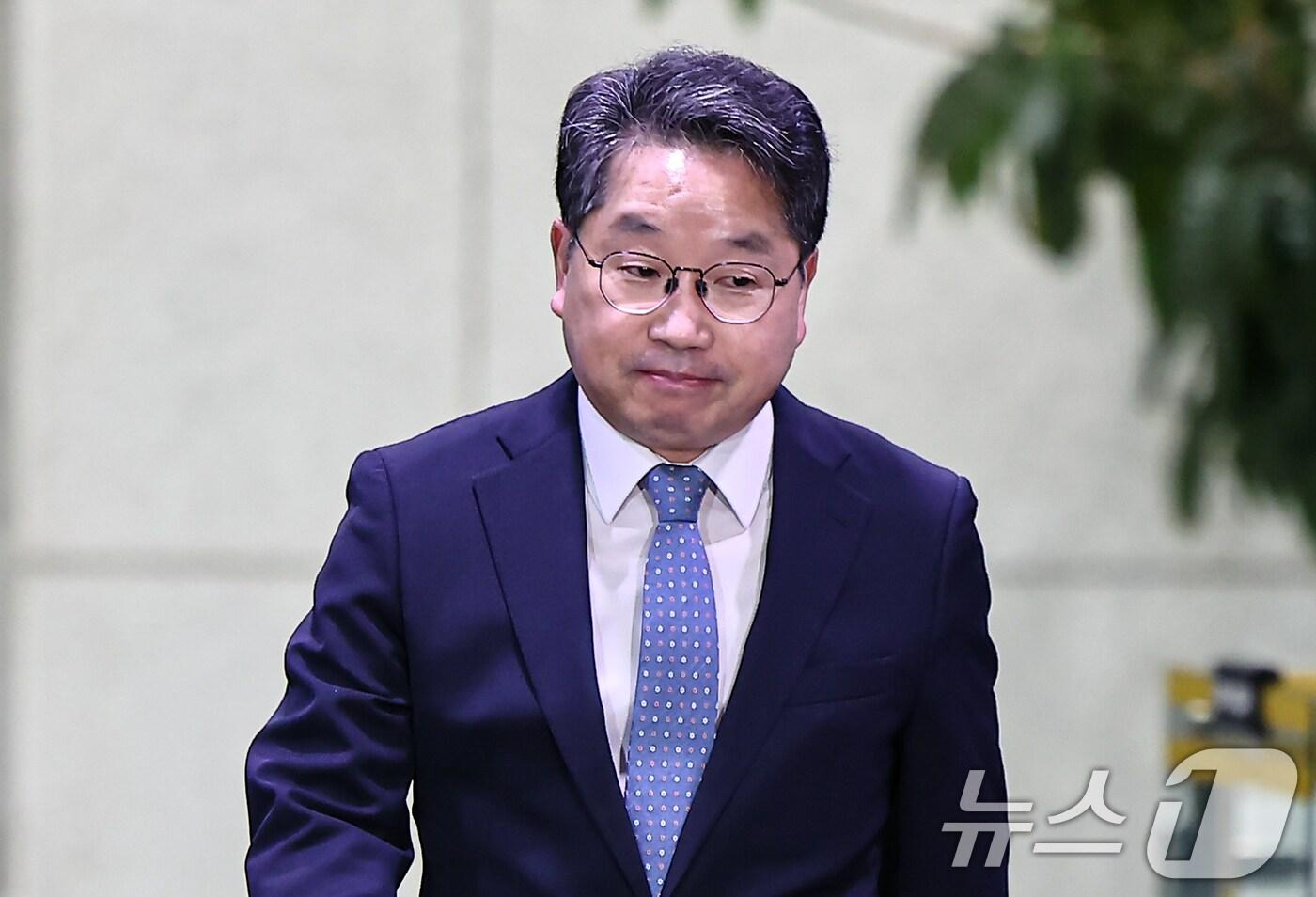 노만석 검찰총장 직무대행이 26일 서울 서초구 대검찰청에서 퇴근하고 있다. 2025.9.26/뉴스1 ⓒ News1 김도우 기자