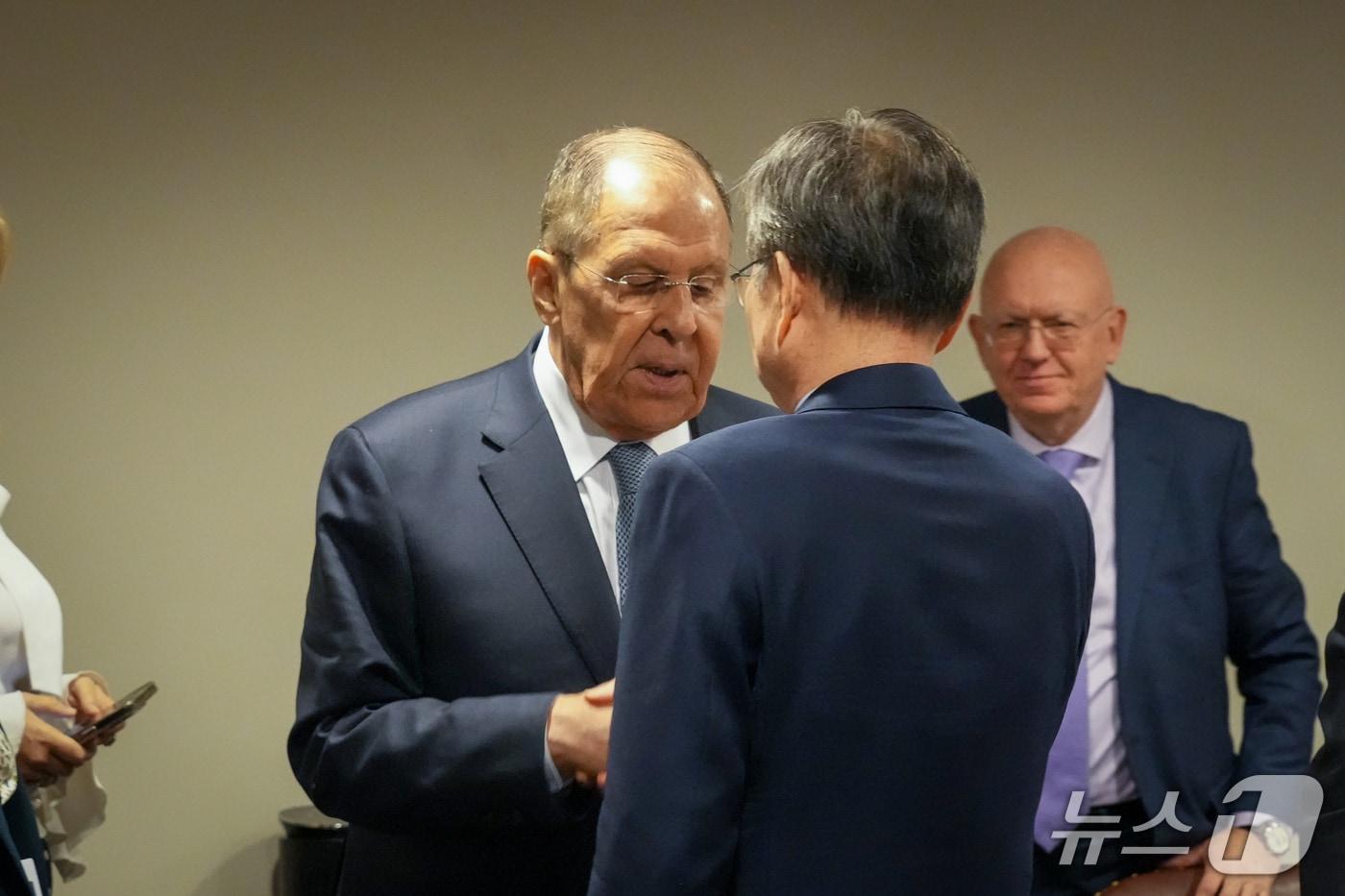 조현 외교부 장관은 26일(현지시간) 미국 뉴욕에서 유엔총회 계기 세르게이 라브로프 러시아 외교장관과 회담을 가졌다. 2025.09.27. (외교부 제공)