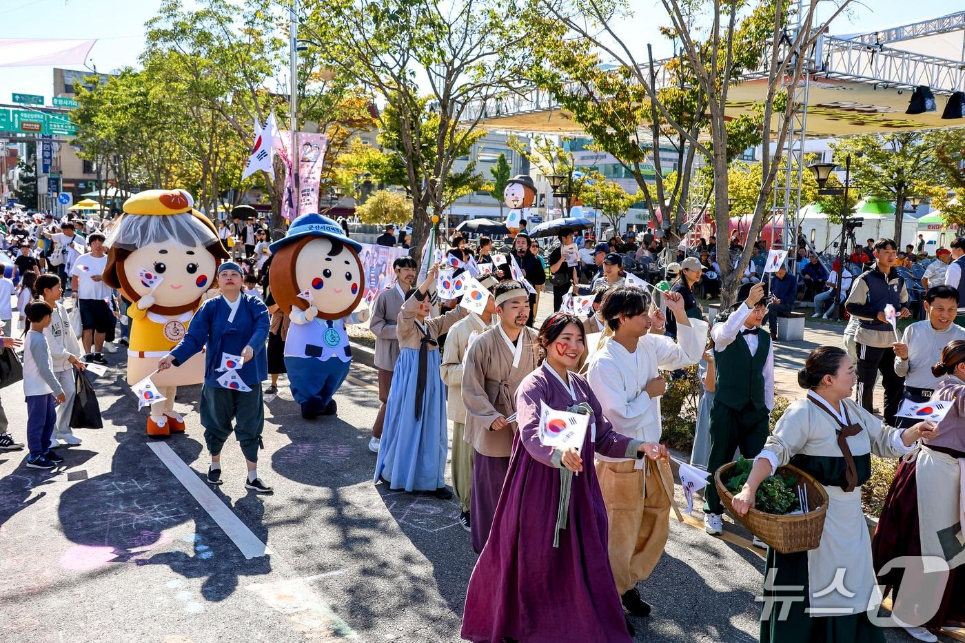 군산 시간여행축제와 짬뽕페스티벌이 10월 9일부터 12일까지 백년광장 일원에서 열린다.&#40;군산시 제공. 재판매 및 DB금지&#41;