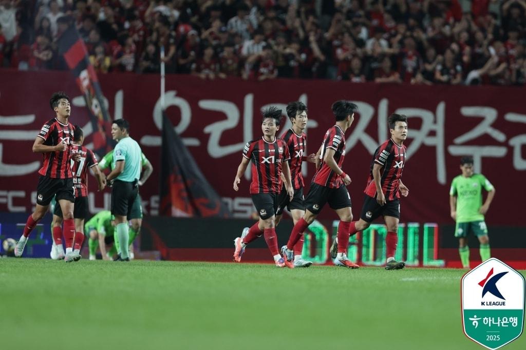 본문 이미지 -  전북과 서울이 1-1로 비겼다.&#40;한국프로축구연맹 제공&#41;