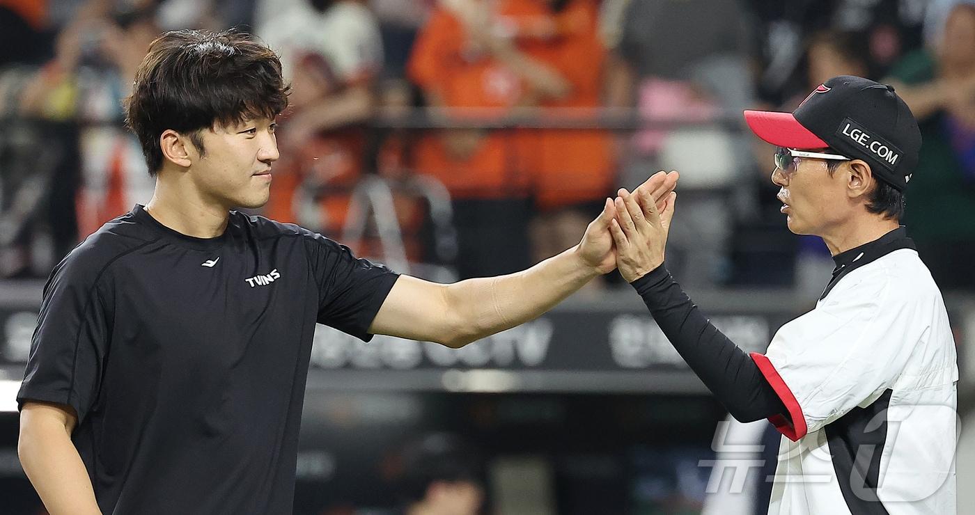 LG 트윈스 염경엽 감독(오른쪽)과 주장 박해민. 뉴스1 DB ⓒ News1 김진환 기자