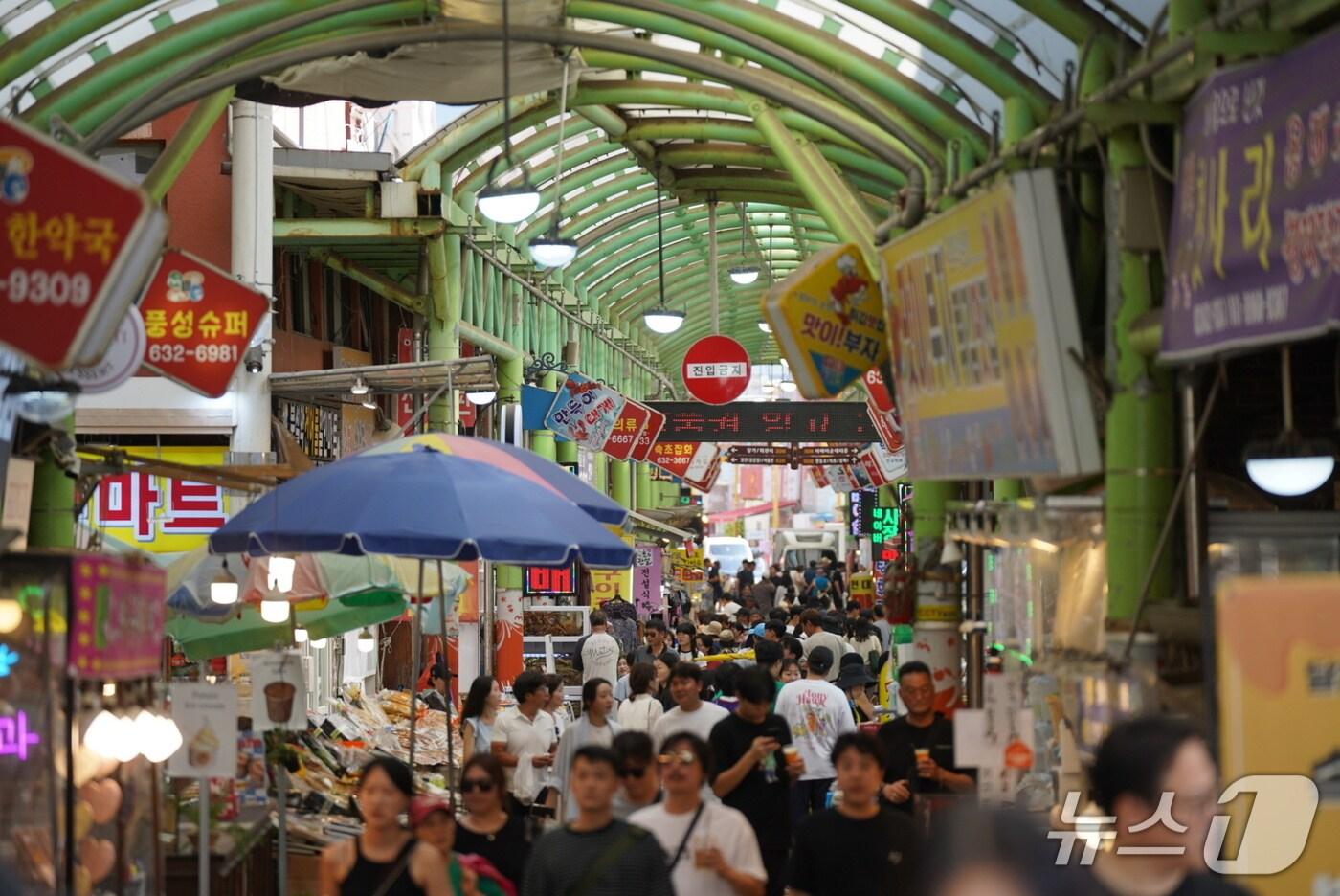 강원 속초관광수산시장 전경.(속초시 제공, 재판매 및 DB금지)