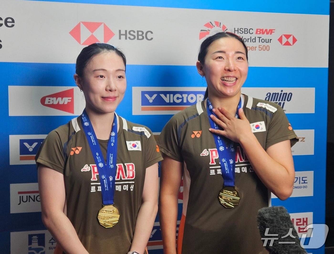 본문 이미지 - 코리아오픈 여자 복식 정상에 오른 김혜정&#40;왼쪽&#41;과 공희용. /뉴스1 ⓒ 뉴스1 김도용 기자