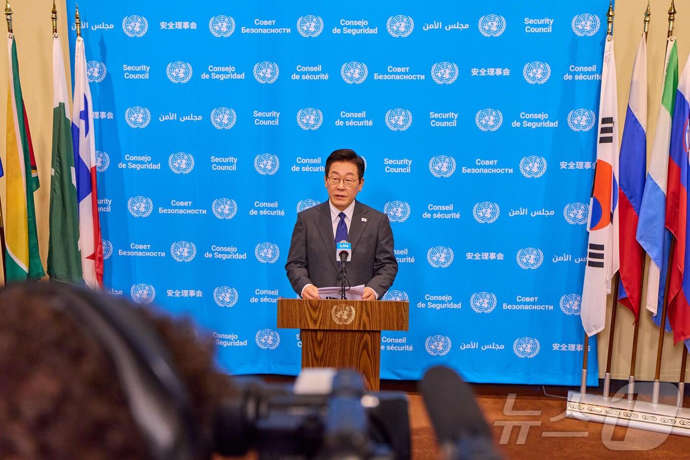 이재명 대통령이 24일&#40;현지시간&#41; 미국 뉴욕 유엔본부에서 안전보장이사회 의장 자격으로 공개 토의에 앞서 약식 브리핑을 하고 있다. &#40;대통령실 제공. 재판매 및 DB 금지&#41; 2025.9.28/뉴스1 ⓒ News1 이재명 기자