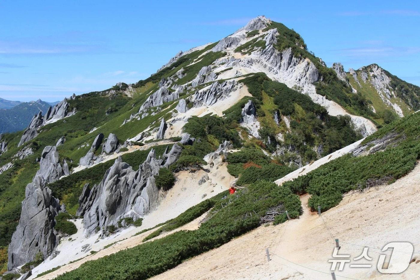 일본의 '북알프스'로 알려진 히다산맥의 쓰바쿠로다케. 출처: JAPAN ALPS