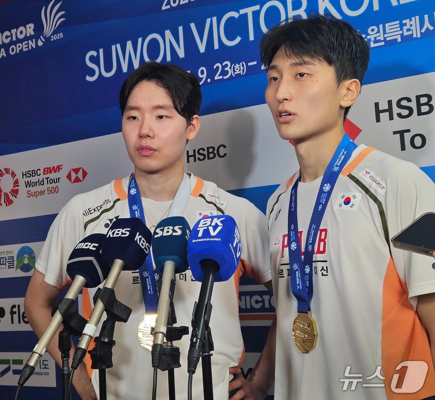 본문 이미지 - 배드민턴 남자 복식 세계 1위 서승재&#40;왼쪽&#41;와 김원호. /뉴스1 ⓒ 뉴스1 김도용 기자