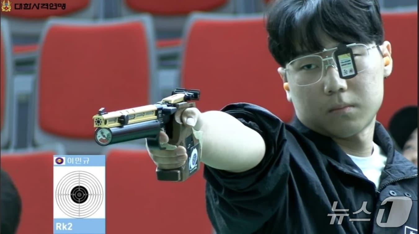 본문 이미지 - 이민규 18회 대통령경호처장기 전국사격대회 우승.(단양고 제공. 재판매 및 DB금지) /뉴스1  