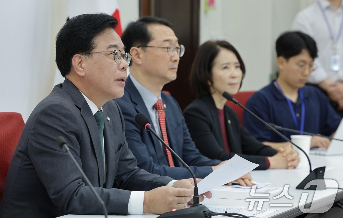 송언석 국민의힘 원내대표가 29일 서울 여의도 국회에서 열린 &#39;이재명 정권 무능 외교 국격 실격 대응 특별위원회&#39; 1차 회의에서 발언하고 있다. 2025.9.29/뉴스1 ⓒ News1 신웅수 기자