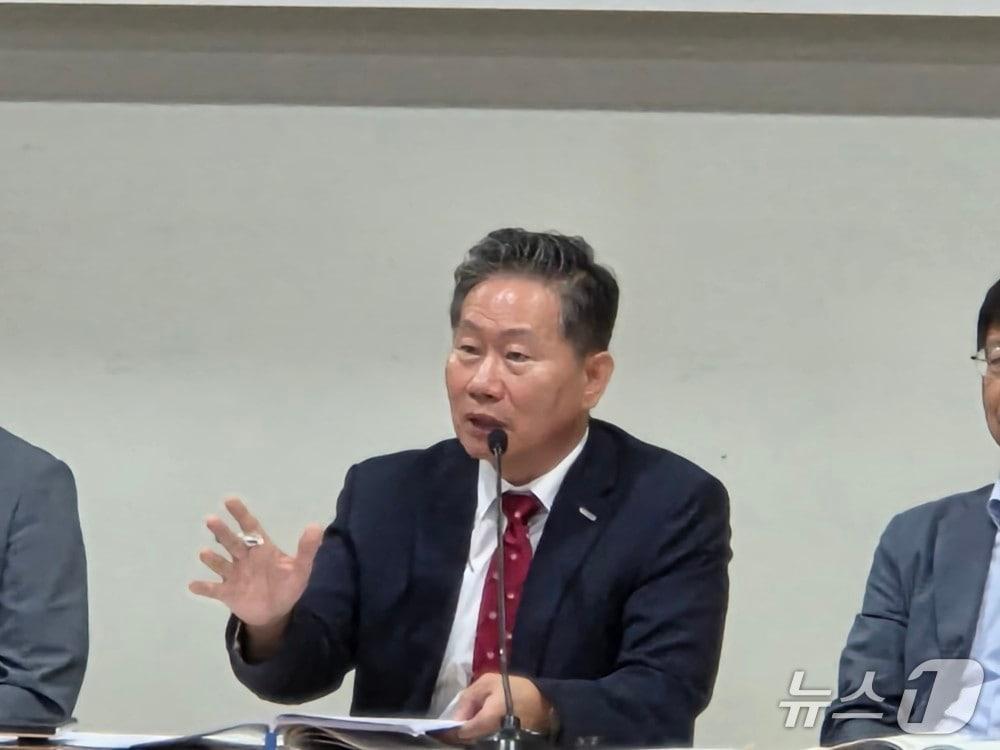 본문 이미지 - 이상수 한국시민교육연합 상임대표가 서울 여의도 국회 제2소회의실에서 발표를 하고 있다. 2025. 9. 29/뉴스1 황진중 기자