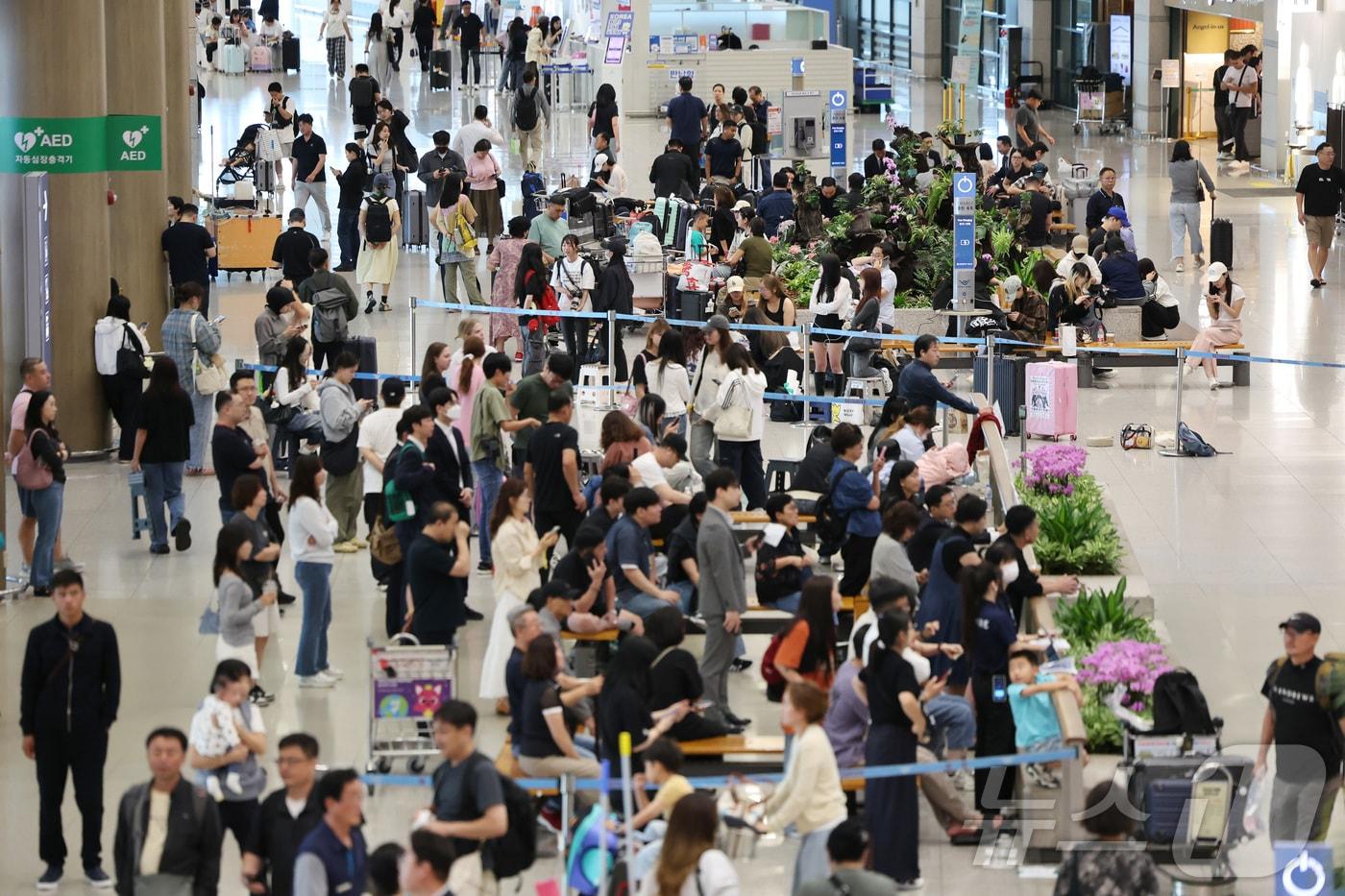 본문 이미지 - 인천국제공항이 입국한 외국인 관광객들로 붐비고 있다. (공동취재) 2025.9.29 ⓒ 뉴스1 오대일 기자