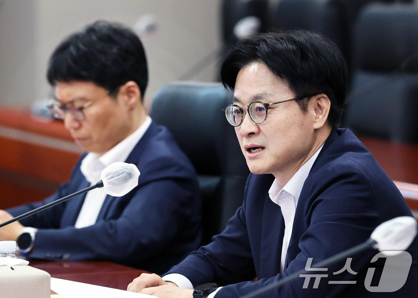 김정관 산업통상부 장관이 29일 전남 나주시에 소재한 한국전력공사 본사를 방문해 전력산업 현안 점검 및 산업·에너지 협력 방안을 논의하고 있다. &#40;산업통상자원부 제공. 재판매 및 DB 금지&#41; 2025.9.29/뉴스1