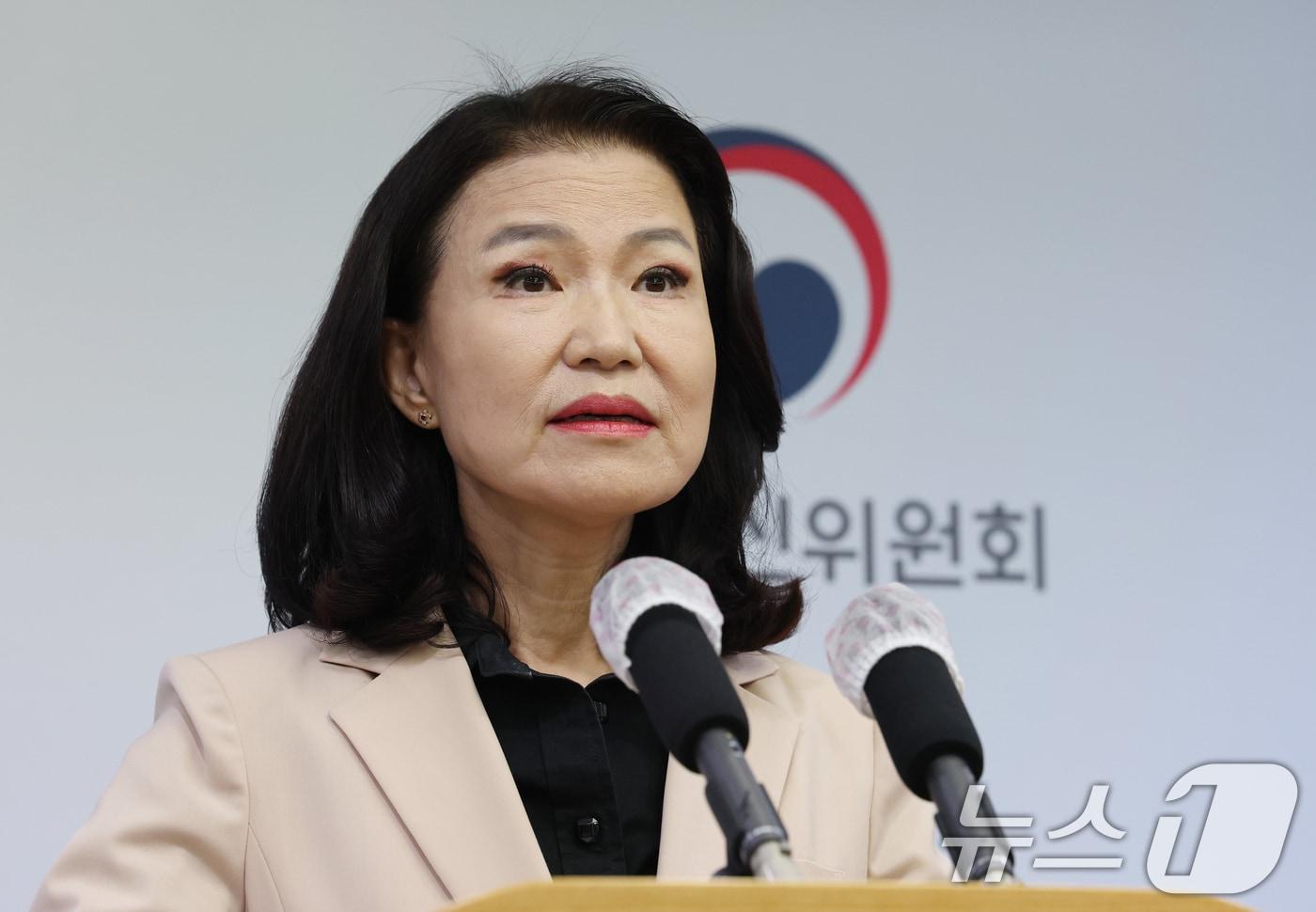 이진숙 방송통신위원장이 29일 경기 과천시 정부과천청사 방송통신위원회 기자실에서 입장 표명을 하고 있다. 2025.9.29/뉴스1 ⓒ News1 김영운 기자