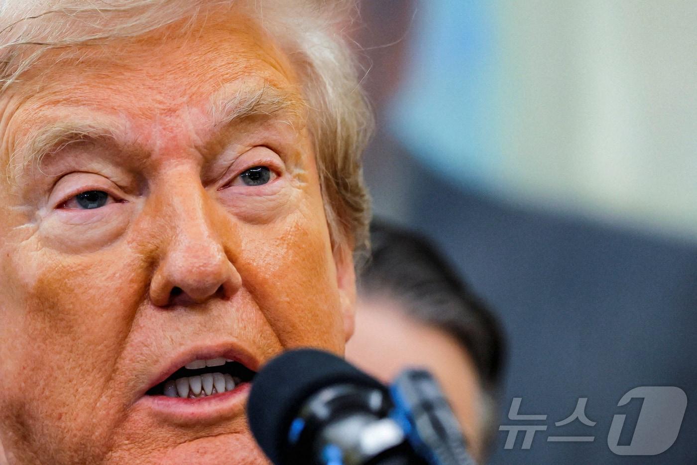 도널드 트럼프 미국 대통령이 2일&#40;현지시간&#41; 미국 워싱턴DC 백악관 집무실에서 우주사령부 본부를 콜로라도에서 앨라배마로 이전할 것을 발표하는 행사에서 연설하고 있다. 2025.09.02. ⓒ 로이터=뉴스1 ⓒ News1 류정민 특파원