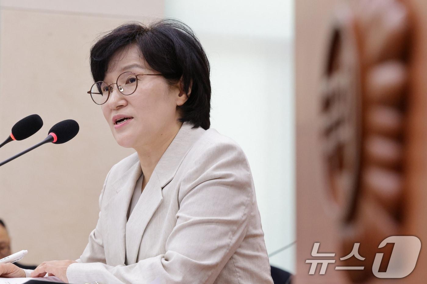 원민경 여성가족부 장관 후보자가 3일 오전 서울 여의도 국회 여성가족위원회에서 열린 인사청문회에서 의원 질의에 답변하고 있다. 2025.9.3/뉴스1 ⓒ News1 신웅수 기자