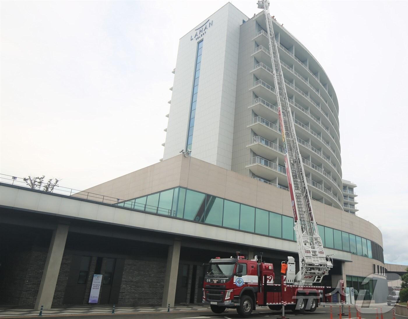 본문 이미지 - 경북소방본부는 이달 말까지 경주 일원 주요 시설에서 2025년 APEC 정상회의 대비 소방 훈련을 실시한다.(경북도 제공,재판매 및 DB 금지) ⓒ News1 김대벽기자