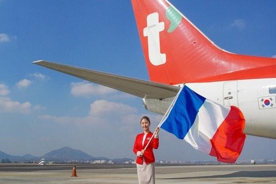 본문 이미지 - 지난달 28일 티웨이항공 인천-파리 노선이 취항 1주년을 맞았다&#40;티웨이항공 제공&#41;. 2025.08.28.