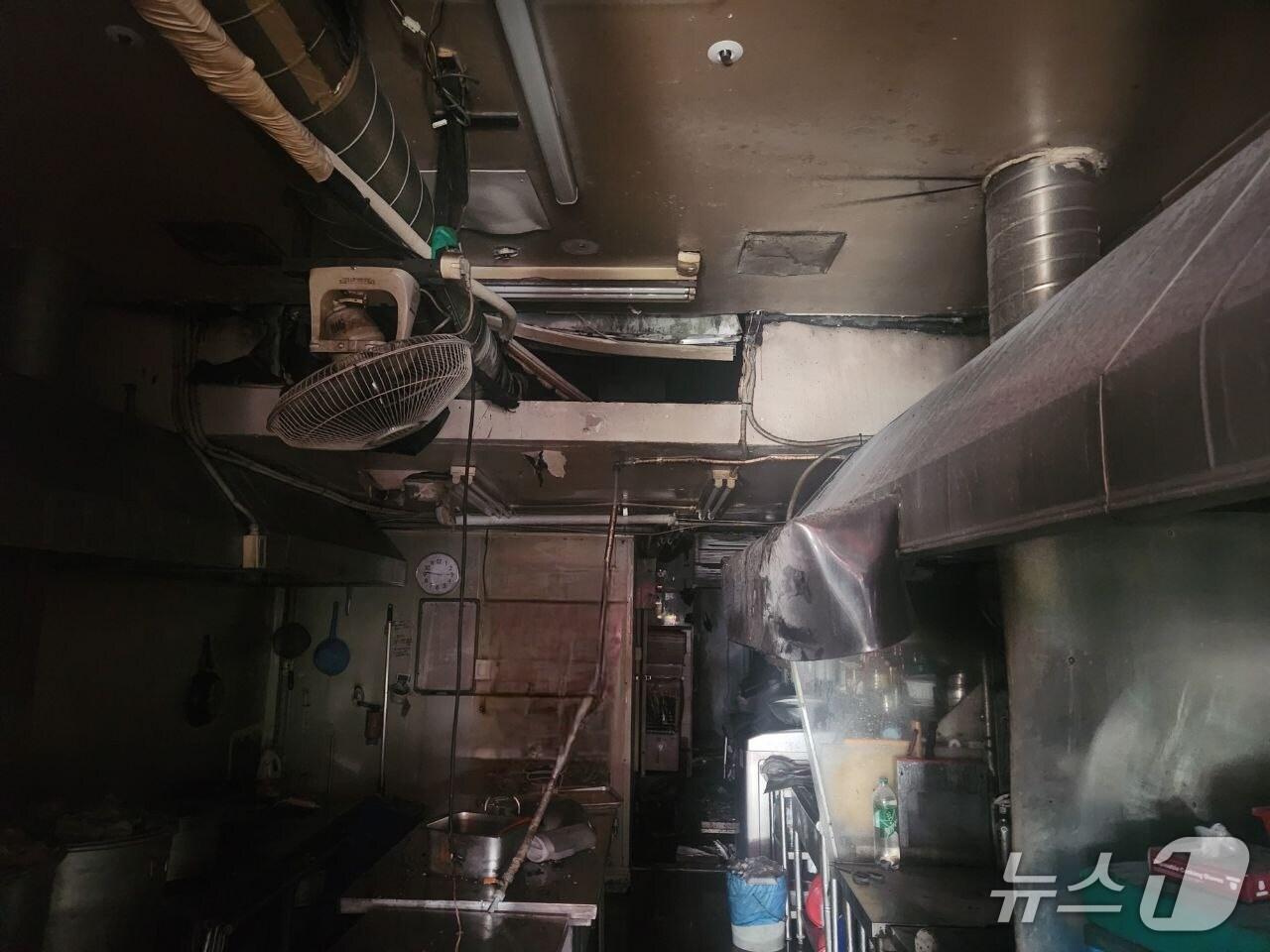 본문 이미지 - 화재 현장. &#40;경기도소방재난본부 제공. 재판매 및 DB 금지&#41; 2025.9.3/뉴스1