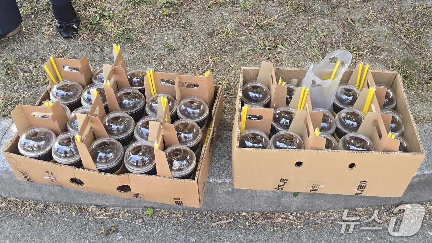 가뭄 해결에 총력을 기울이고 있는 전국 소방관들을 위해 강원 강릉소방서에 보내진 기부물품.(강릉소방서 제공, 재판매 및 DB 금지) 2025.9.3/뉴스1