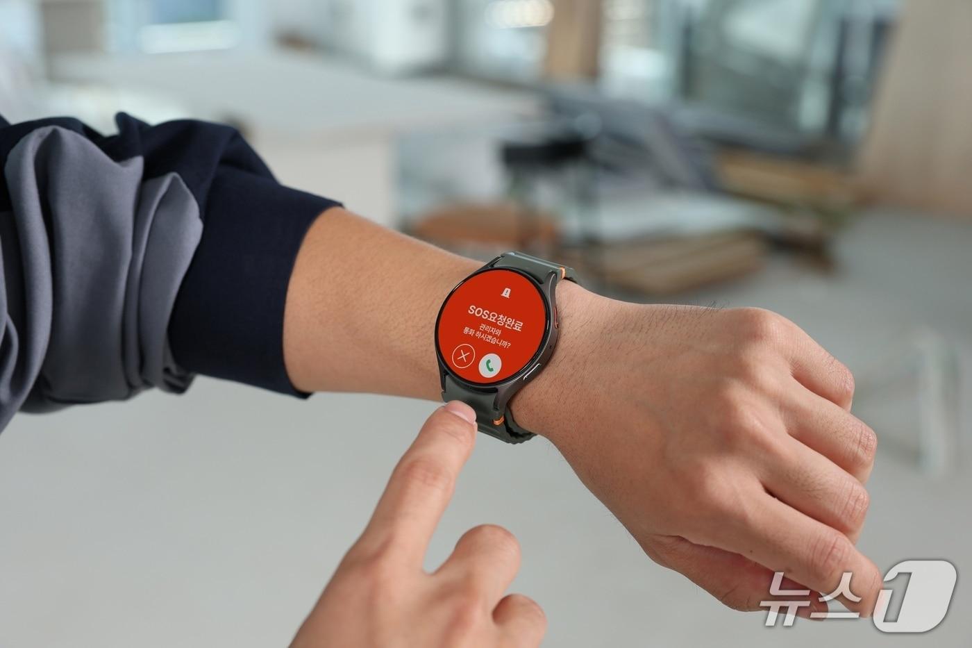 삼성전자 갤럭시 워치 기반 B2B 스마트싱스 프로 안전 관리 설루션(삼성전자 제공)