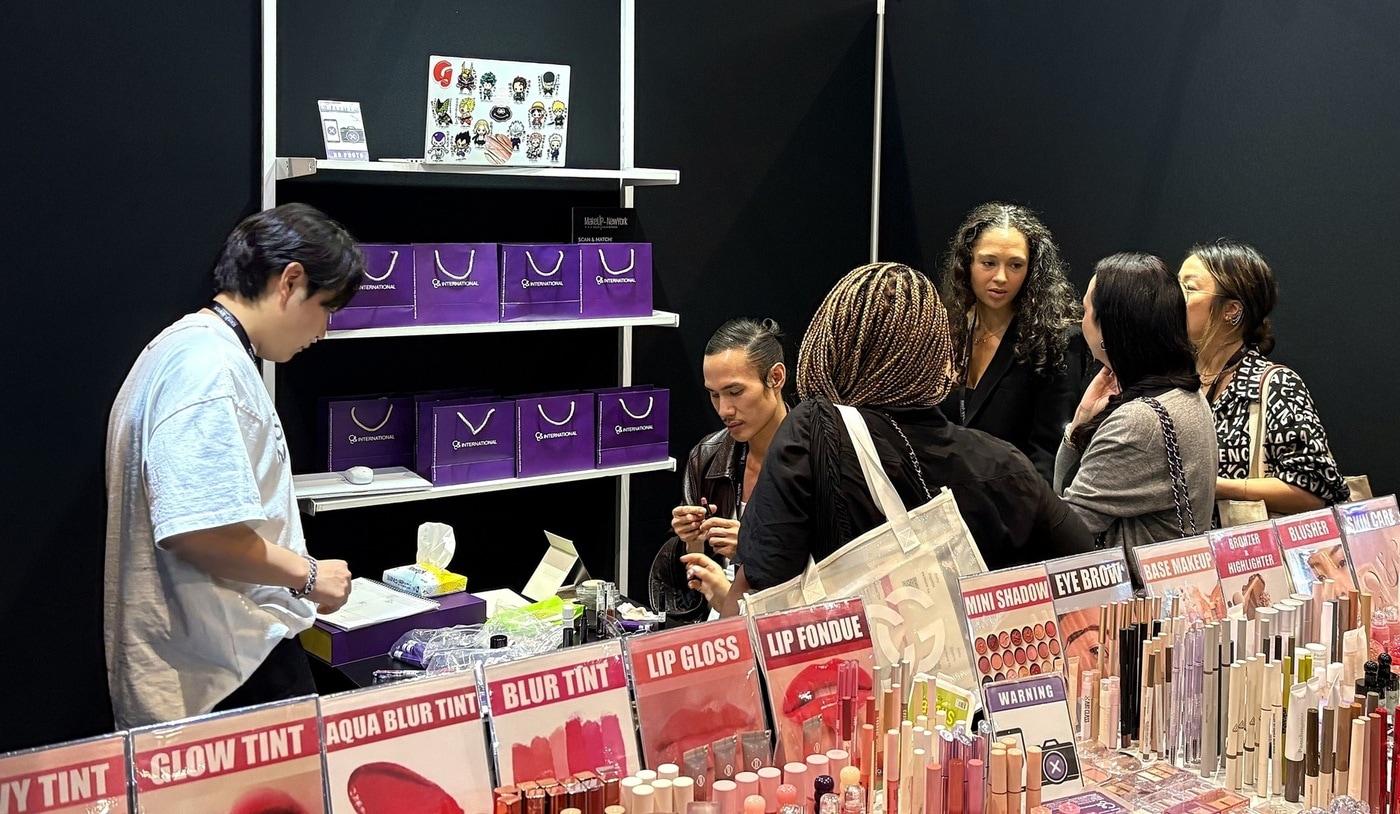 씨앤씨인터내셔널이 17~18일&#40;현지시간&#41; 미국 뉴욕 자비츠 센터에서 열린 &#39;메이크업 인 뉴욕 2025&#39;에 참가했다.&#40;씨앤씨인터내셔널제공&#41;